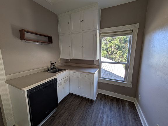 2nd image of 839 Riverside Ave #A