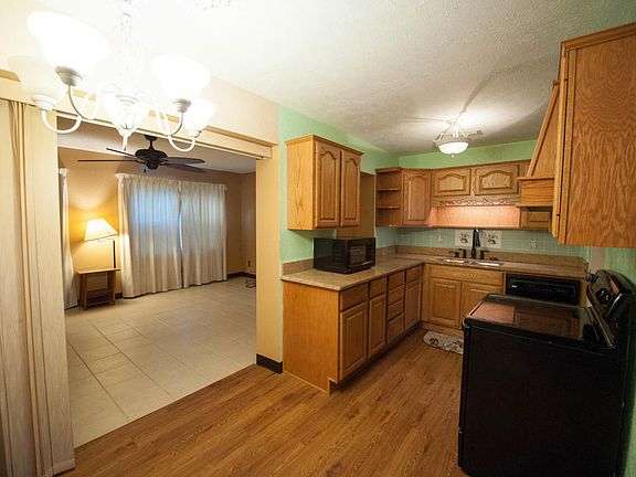 5th image of 2502 Stratford Dr