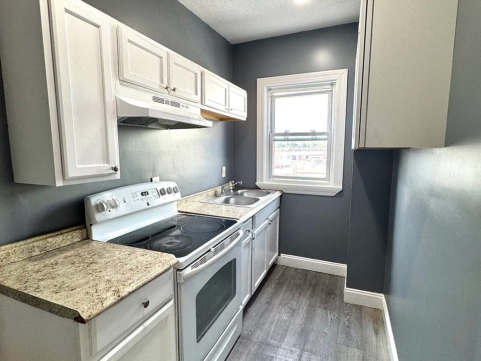 10 Barnes St #1F