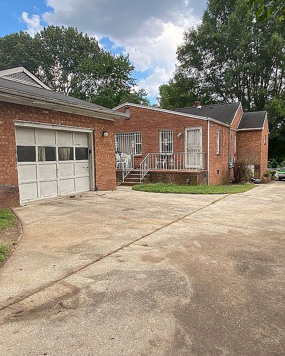 1st image of 841 Ross Ave
