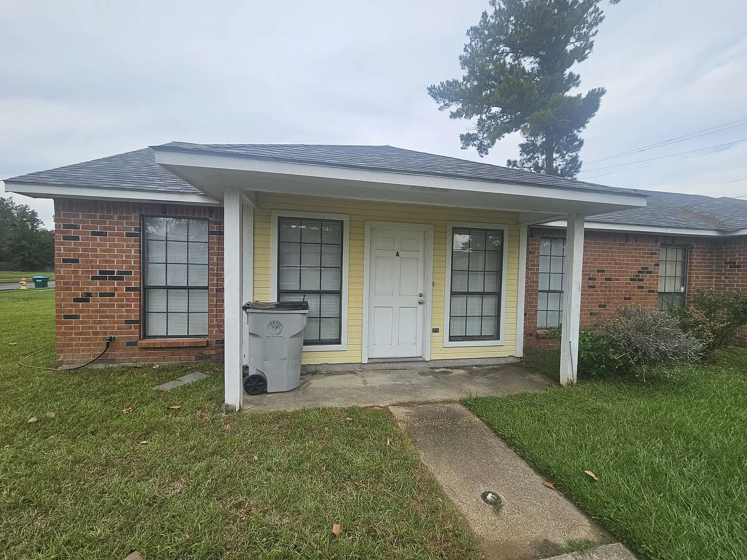 2 bed, 1038 sqft, $950 — Photo 1