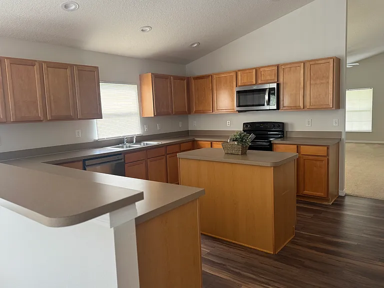 4702 Ashurst St — Photo 11
