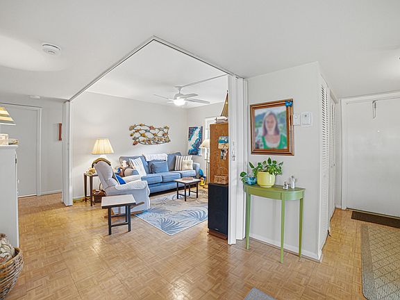 5th image of 8751 Holly Court #104