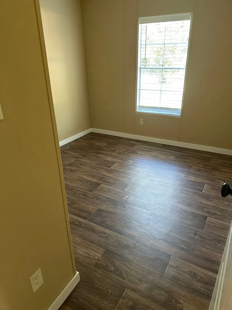 Spacious 3 BR/ 2 BA Mobile Home - North Crestview, Florida ''Great Location'' — Photo 3