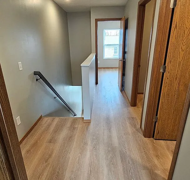 102 Benton St N — Photo 16