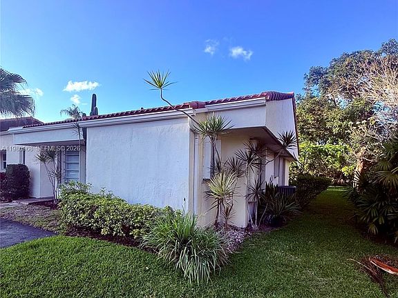 2nd image of 6937 Tiburon Cir APT 105