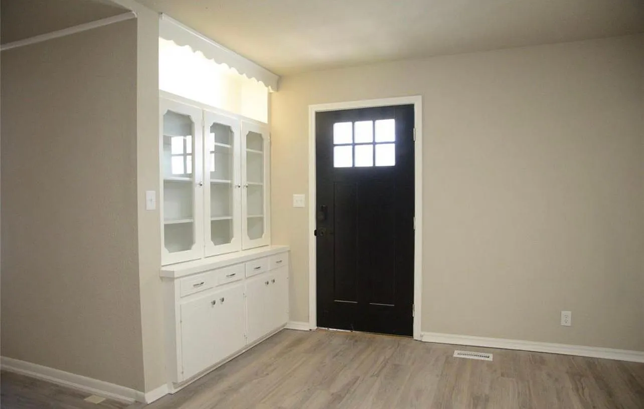 3 bed, 1328 sqft, $1,450 — Photo 4