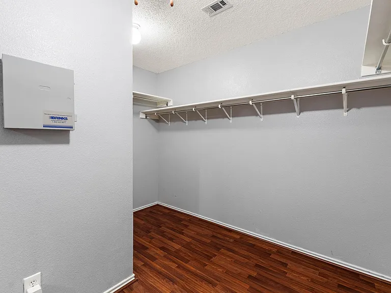 1704 Matagorda Dr — Photo 27