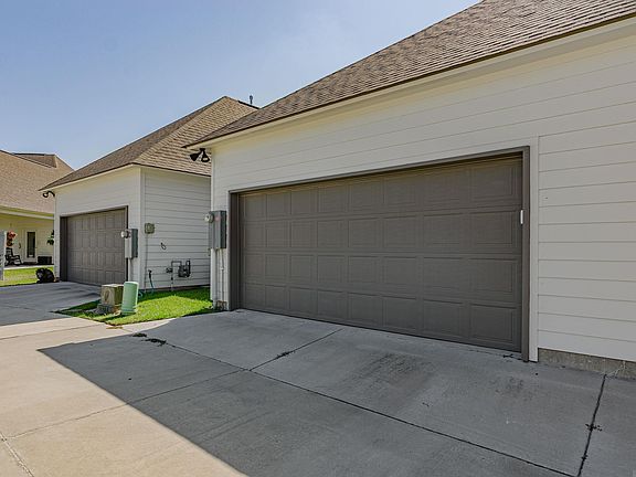 4th image of 9658 Creekview Dr