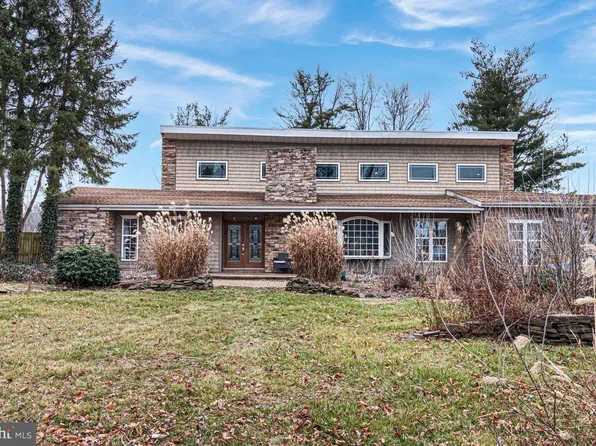 38 Windswept Dr, Trenton, NJ 08690