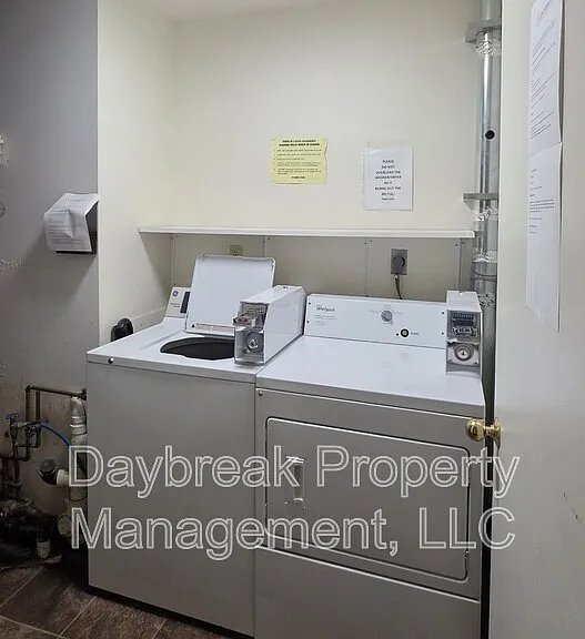 41 8th Ave N #15 — Photo 18