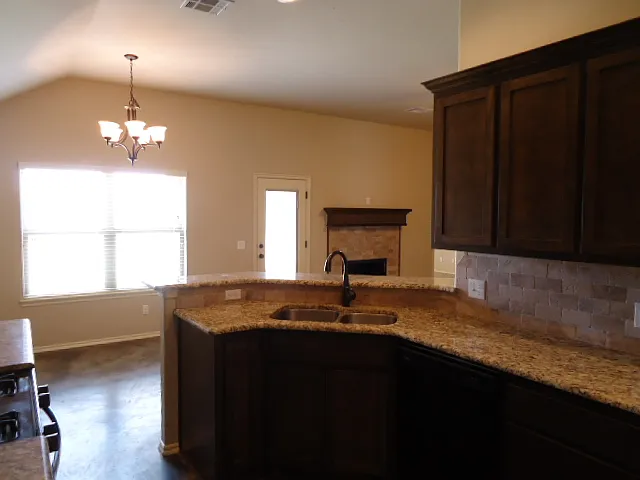 800 S Bouziden Dr — Photo 6