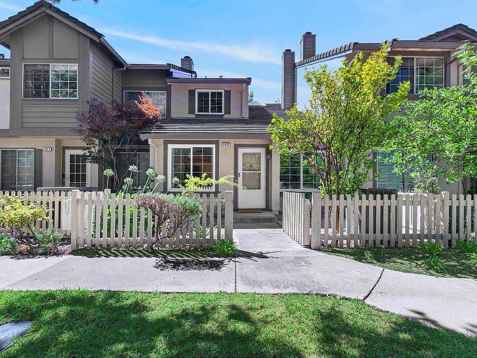 1st image of 7422 Oxford Cir