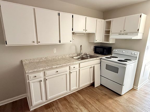 3rd image of 10624 Greensboro Rd #103