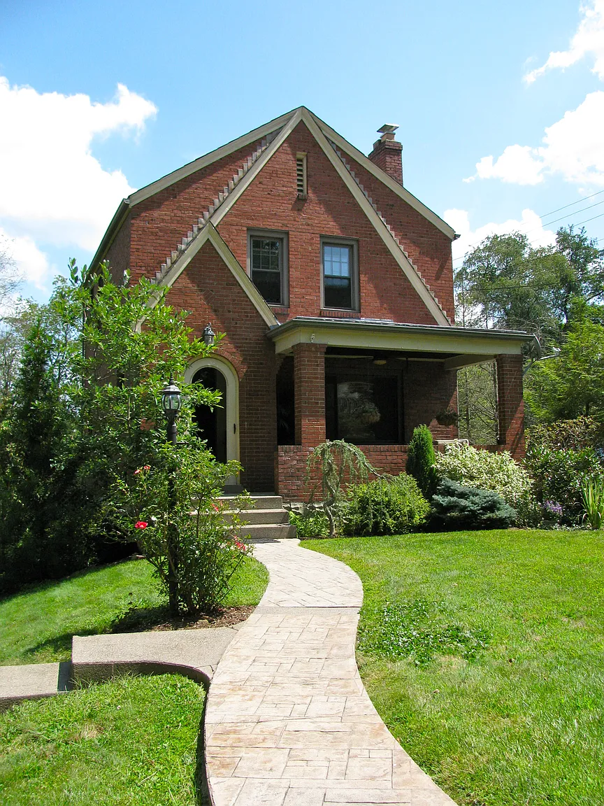127 Sycamore Dr photo 1