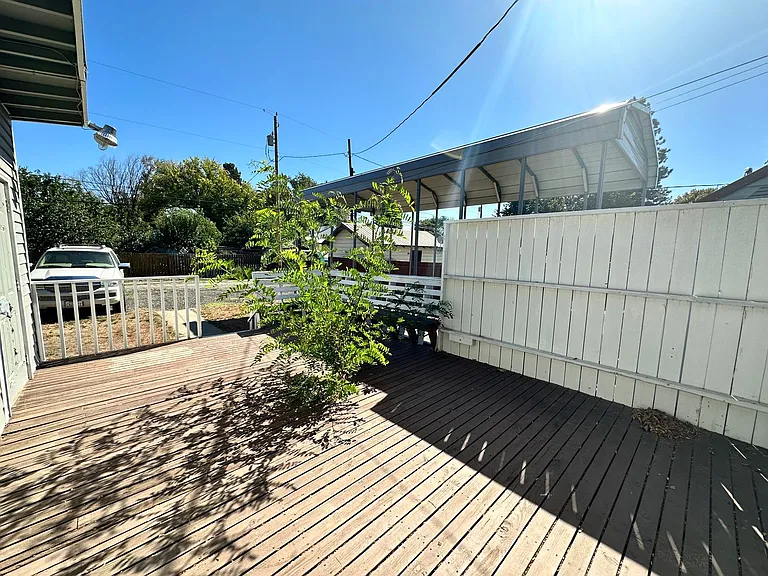 304 S Anderson St — Photo 43
