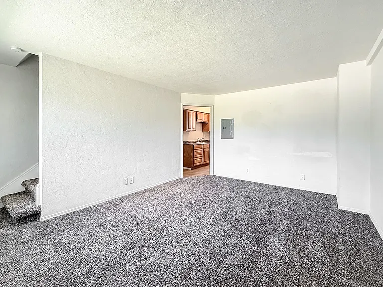 Sun Basin Apartments — Photo 23
