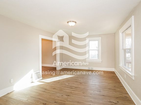 452994_003_wm_-_living_room_13537070.jpg