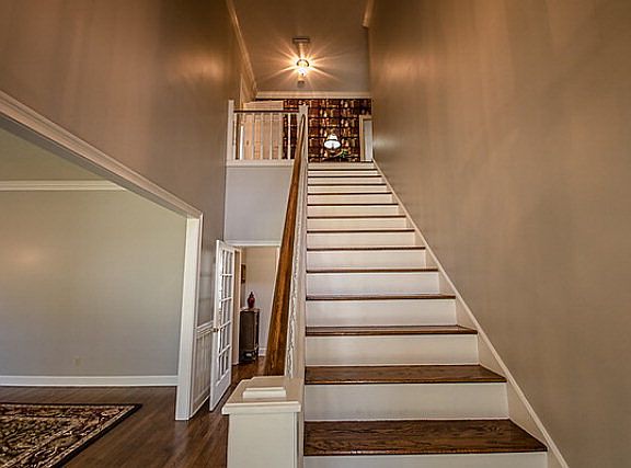 2nd image of 3303 Plantation Dr