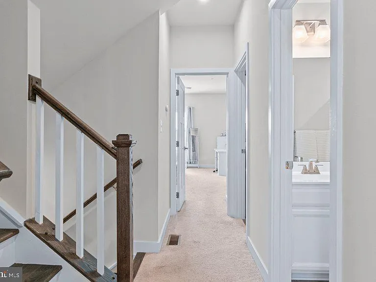 6247 Islington St — Photo 24