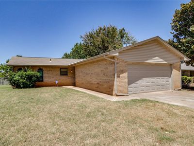 1100 Ridgeway Dr, Yukon, OK, 73099