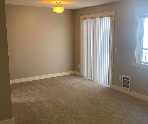 3rd image of 15827 NE Leary Way
