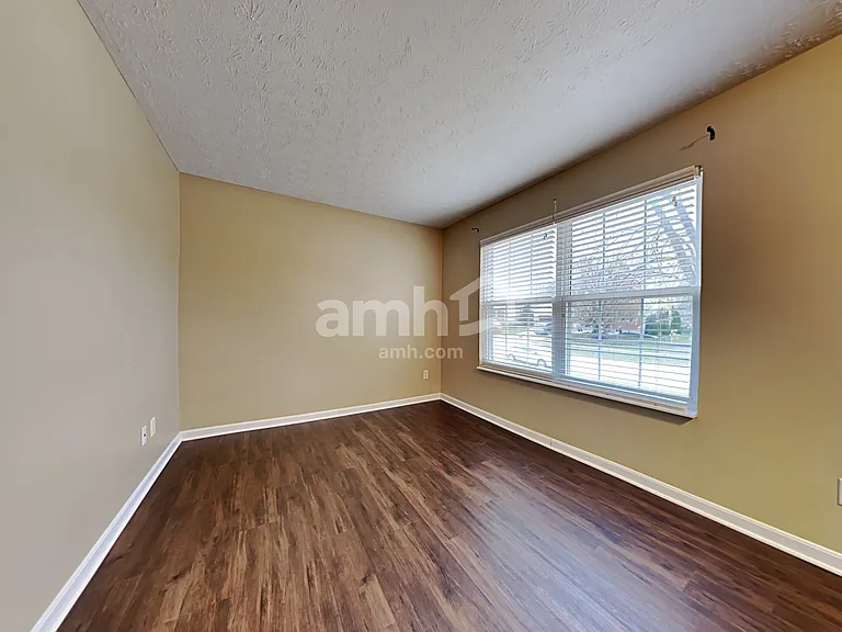 699 Thornton Dr — Photo 7