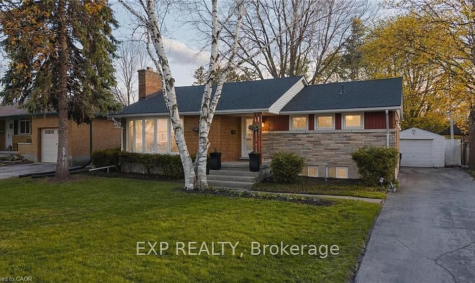 1st image of 120 Elgin Cres