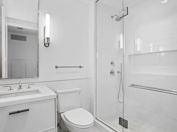 200 East 83rd Street image 9 of 27