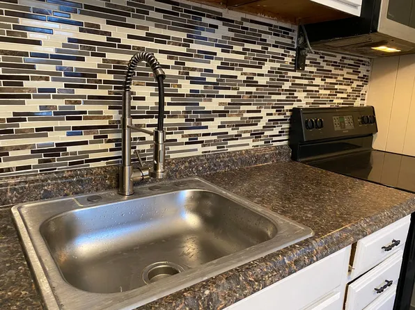 871 Congress St #3, Portland, ME 04102