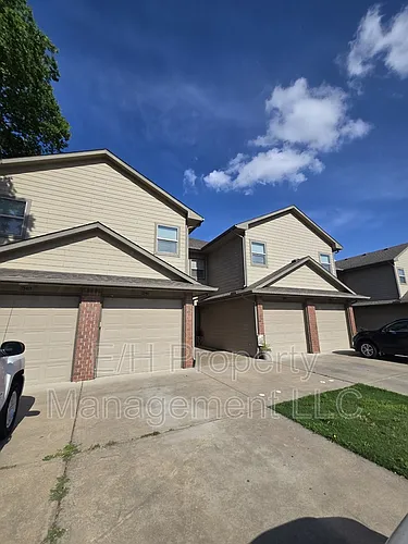 2146 N Woodlawn Blvd Photo 1