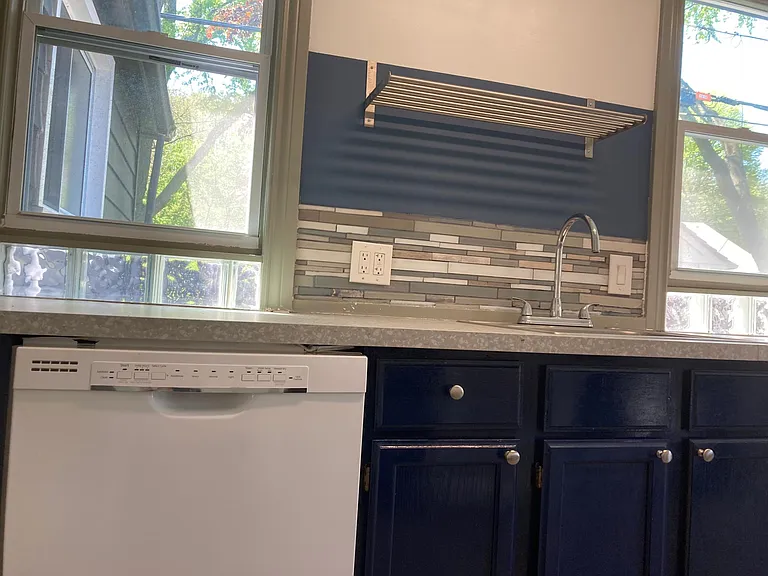 1312 E Harry Ave — Photo 32