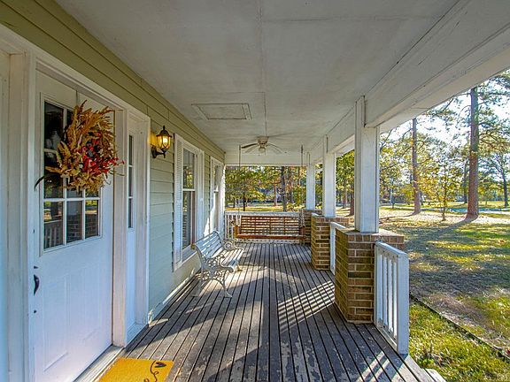 4th image of 40 Rosewood Dr
