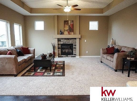 3rd image of 10423 Elmhurst Dr