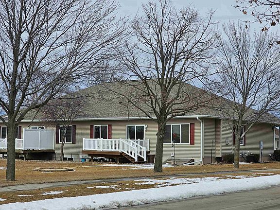 3rd image of 4821 Briarwood Dr