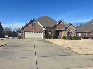 1435 S Salem Rd, Conway, AR 72034