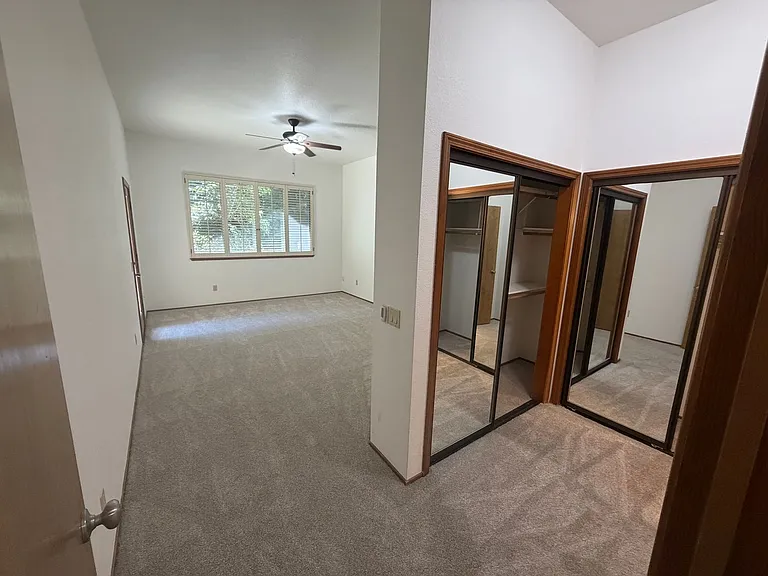 11674 Prospect Hill Dr — Photo 17