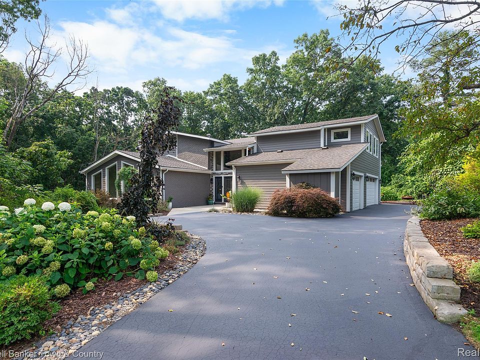 1st image of 5728 Eggert Pl