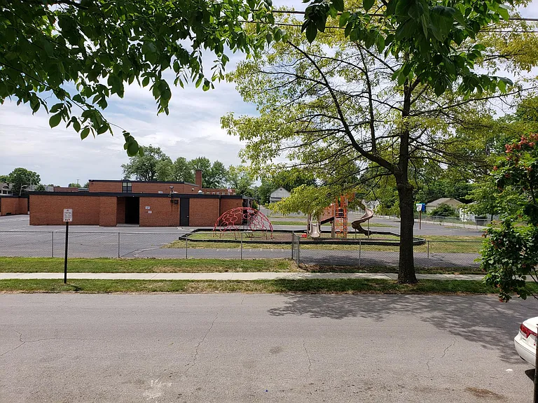 1422 Kent St — Photo 36