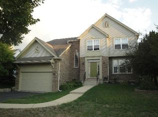 306 Garrison Cir, Pt Barrington, IL 60010
