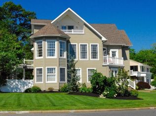 102 N Riverside Dr, Neptune, NJ 07753