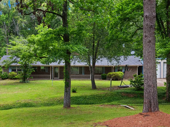 4753 Country Club Rd E, Longview, TX 75602