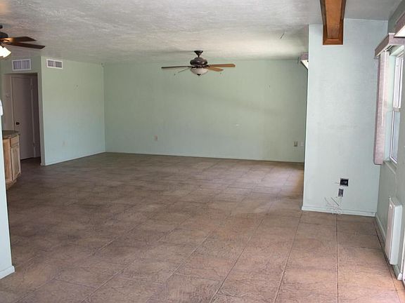 3rd image of 10121 W Cheryl Dr