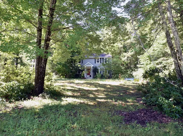 35 Raeder Drive, Stratham, NH 03885