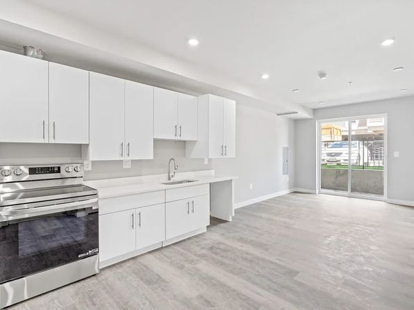22 Kennedy St NW #406