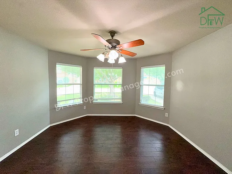 9120 Goldenview Dr — Photo 15