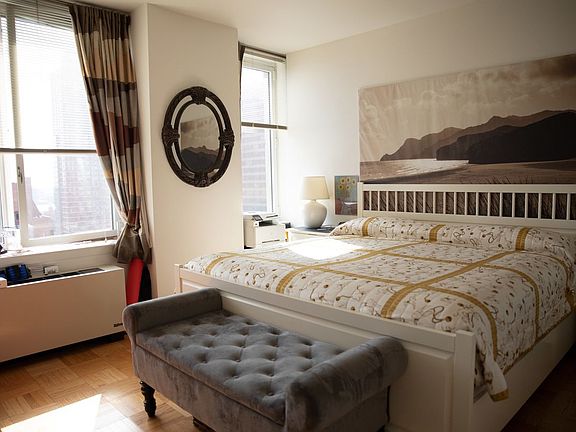 3rd image of 1510 Lexington Ave APT 17F