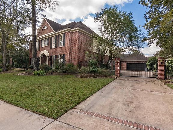 2nd image of 2115 Pineloch Dr