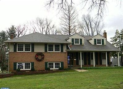1st image of 204 Sussex Dr