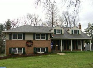 204 Sussex Dr, Cinnaminson, NJ 08077